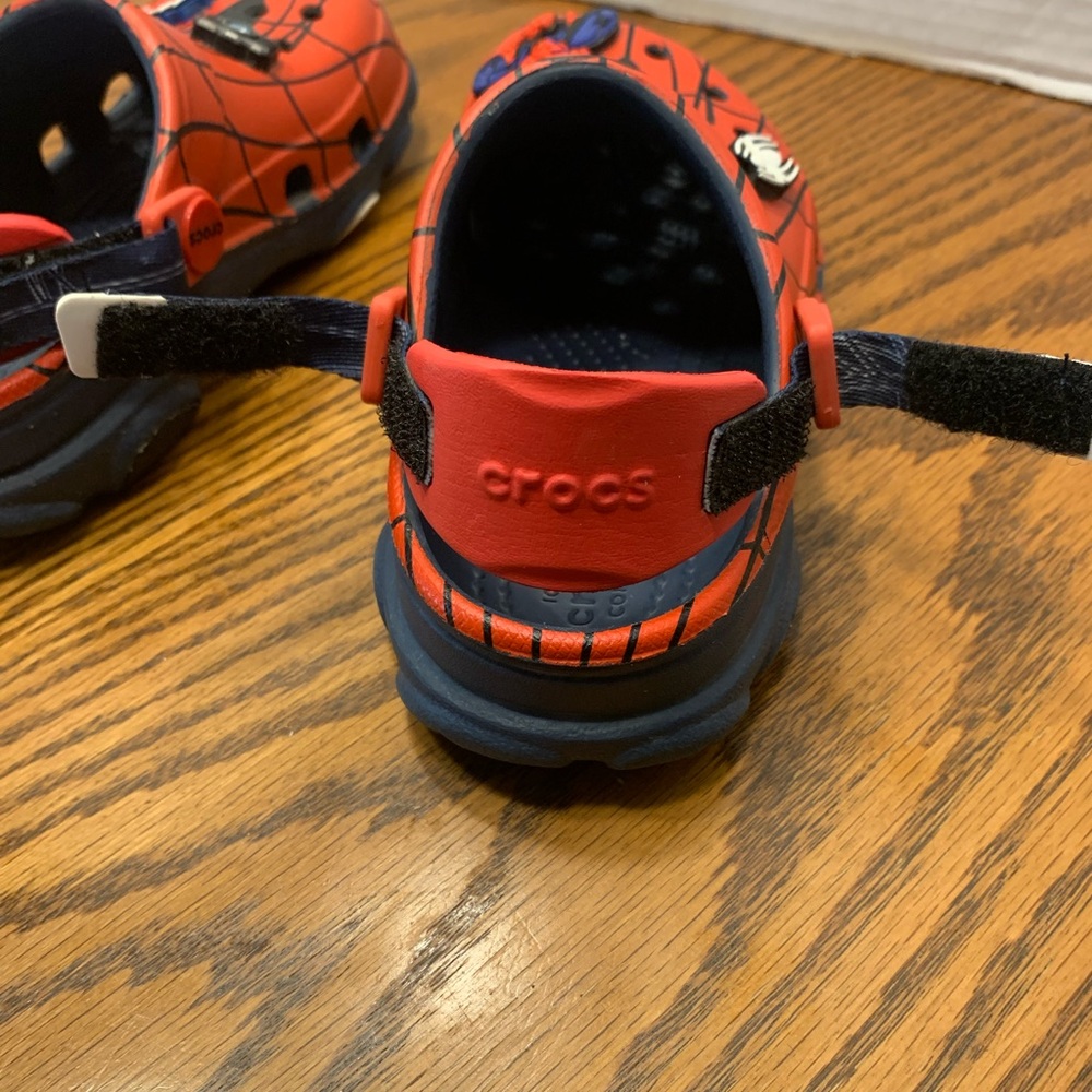CROCS Red and Black Sandals with Spider Design Size C11 - Picture 5 of 10